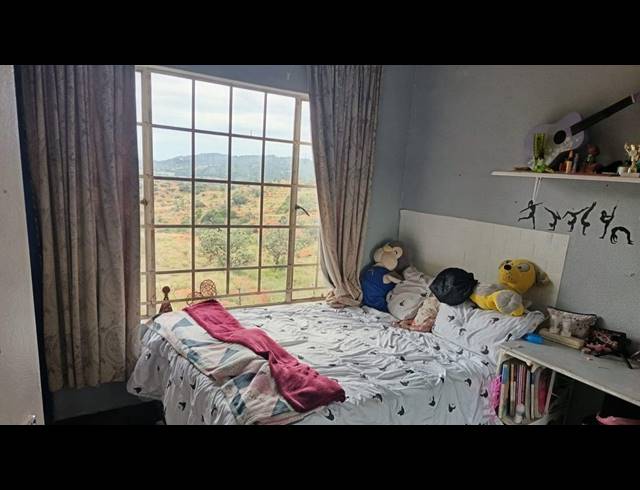 4 BEDROOM DETACHED FOR SALE IN SOUTH CREST